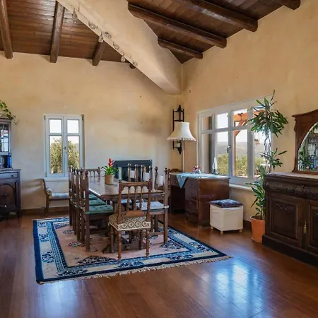 Willa Magea- Rustic Style Picturesque Cretan Chania (Crete)